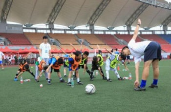 到明年全市建300所足球?qū)W校 打造100所"國家級"