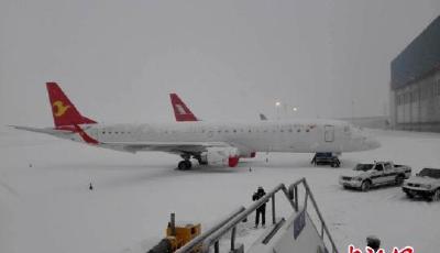 烏魯木齊迎來暴雪 致國際機場一度關閉(圖)