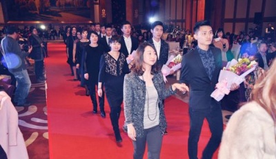 島城綻放女人花