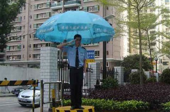 小區(qū)門禁系統(tǒng)形同虛設(shè) 封閉式小區(qū)也存安全隱患