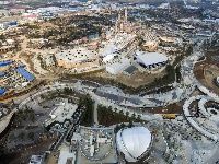 上海迪士尼“奇幻城堡”拆腳手架露真容 