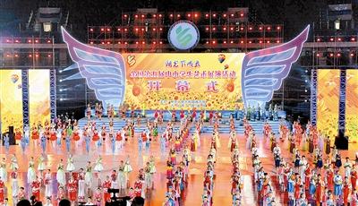 全国第五届中小学生艺术展演昨在青启幕