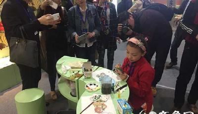 "全国五艺展"学生艺术实践工作坊亮相 地域文化气息浓郁