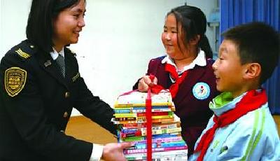 300册图书加入“爱心漂流”