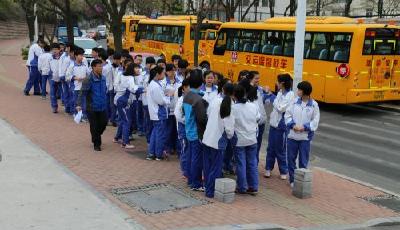 青島交運黃島溫馨校車設(shè)專車保障體育中考
