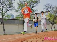 青岛中考体育健康考试：学生的特长展示