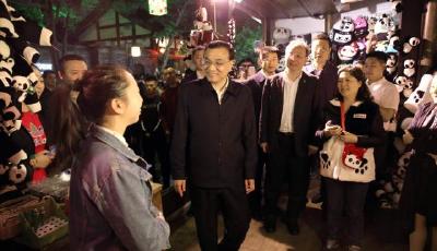 最強推薦！李克強夜訪成都向外國人推銷青島啤酒