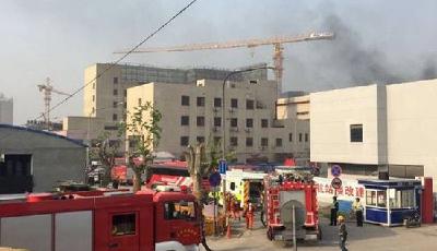 上海虹橋機場航站樓地下起火 已致2死4傷(圖)