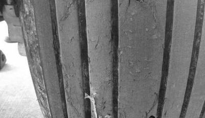 東航一客機(jī)著陸帶傷返航 落地后發(fā)現(xiàn)機(jī)翼被刺穿