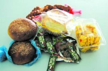 男子發(fā)現(xiàn)超市內(nèi)糖果標(biāo)識有誤 獲10倍賠償