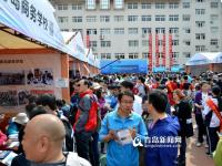 高清:职教招生会场面火爆 俊男美女忙秀技能