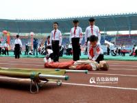 青岛中学生运动会开幕 青春脚步赛场飞扬(图)