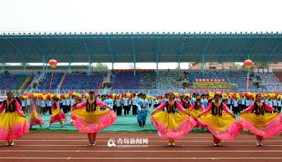 青岛中学生运动会开幕 青春脚步赛场飞扬(图)