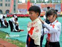 青岛中学生运动会开幕 青春脚步赛场飞扬(图)