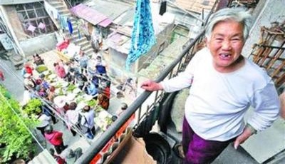 海泊路24號(hào)棚改已交房 拆遷前鄰里回老院再聚會(huì)