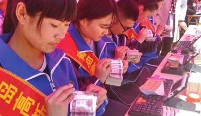 职教学子“秀”技能添彩职教周