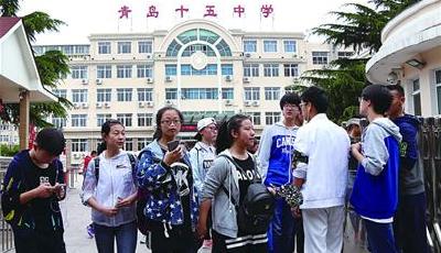 校车公交车 送咱探考场