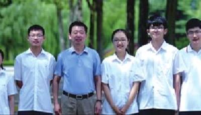 管仁福：引领教育回归本源