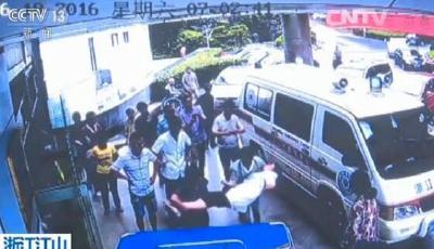 醫生一夜接生3個娃累暈 念叨“把病人送病房”