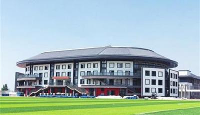 探访五所外迁高中新校体育运动区