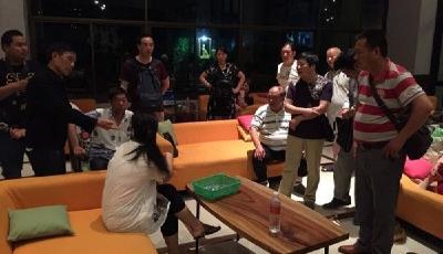 中國游客1756元泰國游 遭導(dǎo)游甩團睡酒店大廳