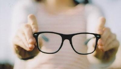 高考“眼鏡門”考生低本二4分 希望自己被特招