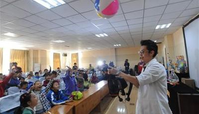 小学生拼创意高中生比“烧脑”