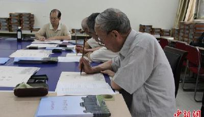 陜師大錄取通知書：毛筆手寫 老教授參與10年