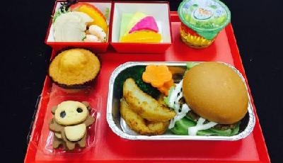 青島航空兒童餐暑運(yùn)大變身 超萌超炫酷
