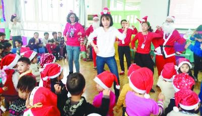 外教走进皮卡丘 和孩子一起过圣诞