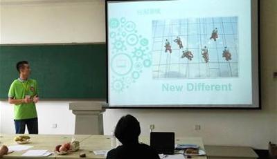 爬墙机器人能飞檐走壁