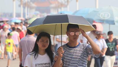 冷空氣攜雨襲北方地區(qū) 南方還要熱兩天
