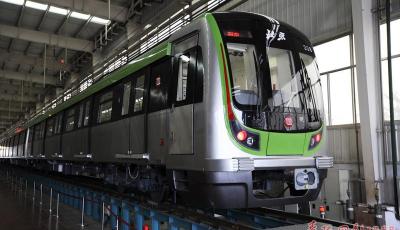 “最能裝” 北京首條“8A”線地鐵列車青島造
