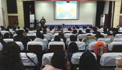 黄岛海之韵小学“双主三展”教学法放异彩