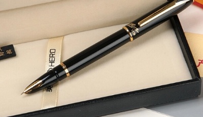 傳英雄鋼筆資產不抵一套房 董事長:風采不減當年