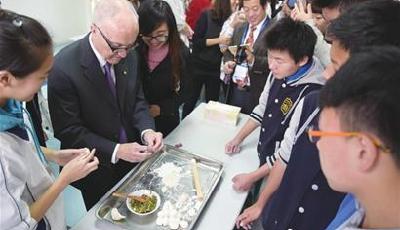 经济学诺奖得主到访青岛九中