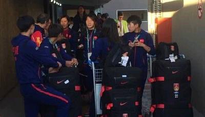 中國女足出征生死戰 警衛飛機保駕護航