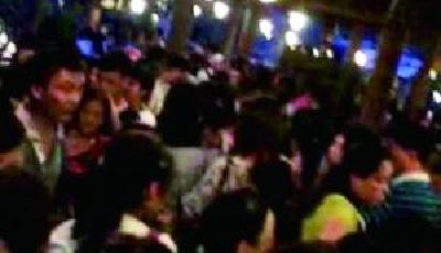 上海迪士尼多項目關閉惹怒游客 退票要求被駁回