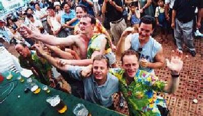 青島啤酒節嶗山分會場開幕 溫馨巴士加班次