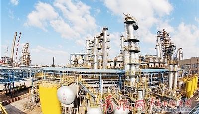 上半年青島石化產業完成產值819.6億 同比增1.2%