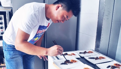 青島文化美食創(chuàng)意創(chuàng)客大賽首場復賽開戰(zhàn)