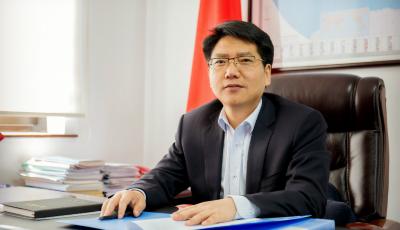 青岛市教育局局长邓云锋：不忘初心 立德树人