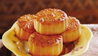 賣剩的月餅去哪了?保質(zhì)期內(nèi)打折賣或回爐做糕點(diǎn)