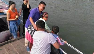 秦皇島外"打漁船"非法運營:100元1人 上船無票據