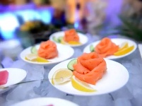 青島頤中皇冠假日酒店推出“羊蝎子火鍋自助餐”