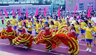 以“节”搭台 唱响青春大“戏”