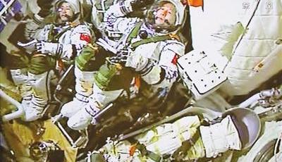 神十一航天員太空第一餐吃了啥：餅干雪菜辣豆干