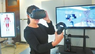 川大開(kāi)VR“解剖課” 學(xué)生可“拿”器官觀察（圖）