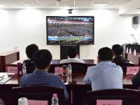 市教育局组织收看纪念红军长征胜利80周年大会