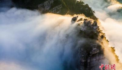 江西廬山現云霧奇觀 水墨飄渺猶如仙境